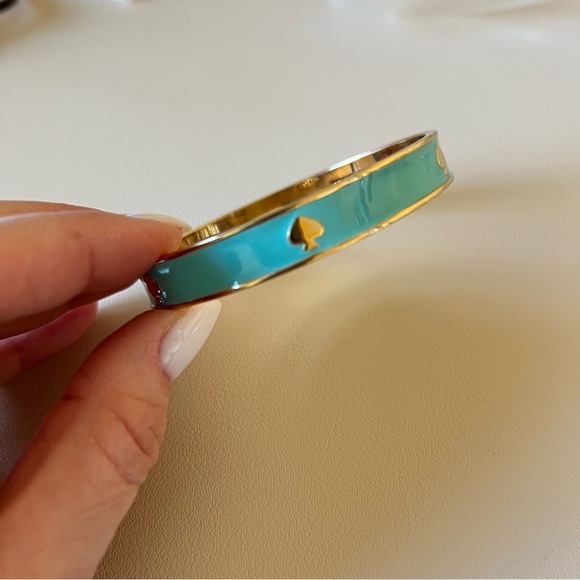 Kate Spade New York Turquoise Enamel Spade Bangle Bracelet Gold Tone - Picture 5 of 11